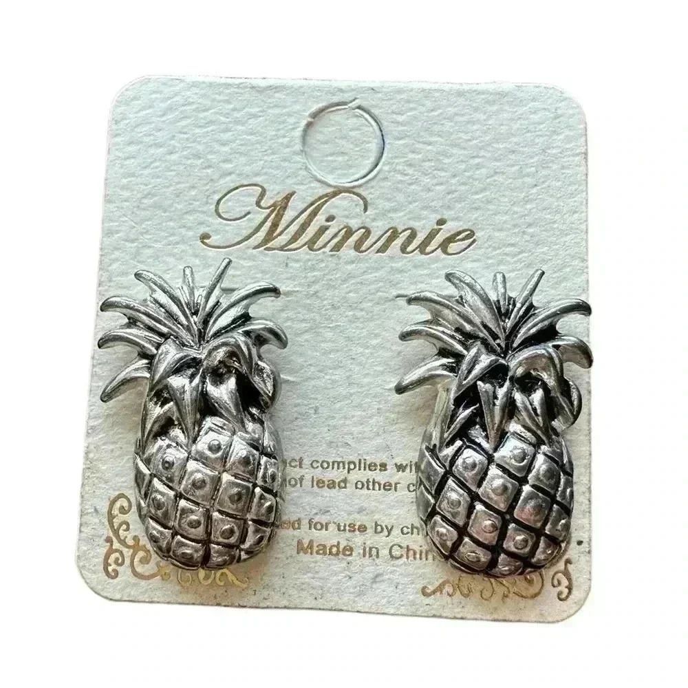 🍍Silver Tone Pineapple Earrings🍍